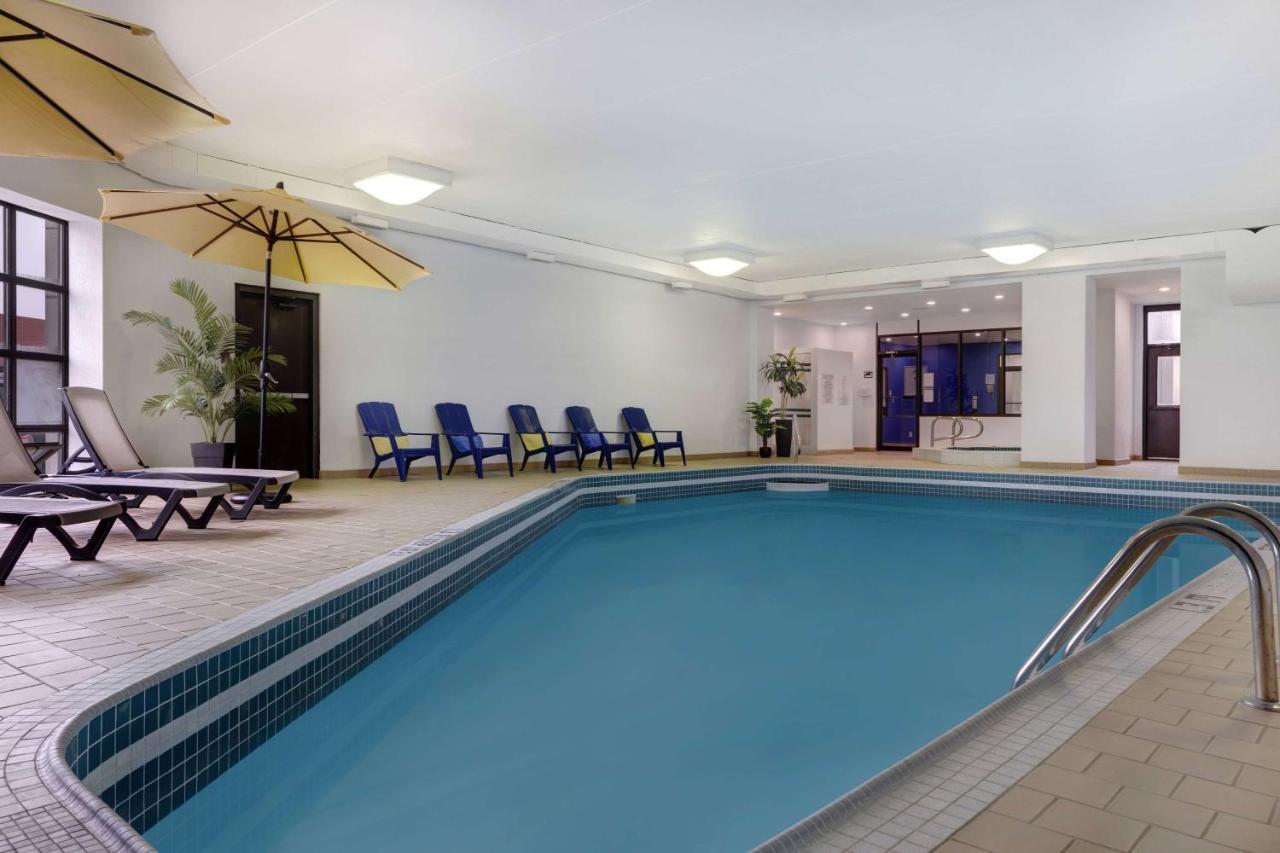 Days Inn By Wyndham Niagara Falls Near The Falls Eksteriør bilde