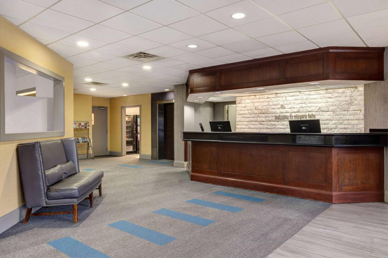 Days Inn By Wyndham Niagara Falls Near The Falls Eksteriør bilde
